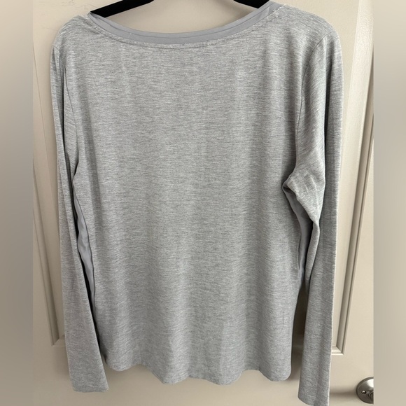 NWOT WHBM Grey Heather long sleeves V-Neck Layering Tee L Dolphin Hem - Picture 6 of 7